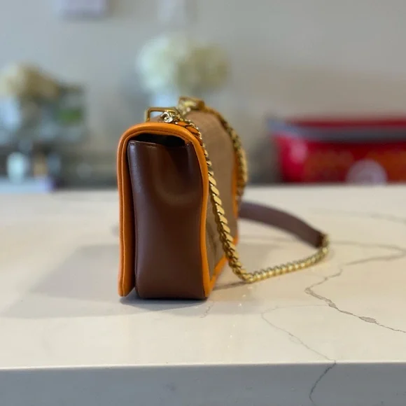 Burberry bag - Picture 3 of 4